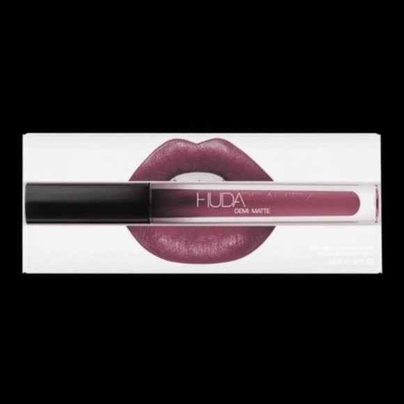 HUDA BEAUTY Demi Matte Cream Liquid Lipstick in Catwalk Killa - Picture 2 of 5